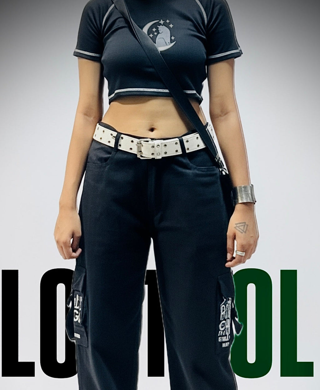 Moon Cat Graphic Crop Top (Black)